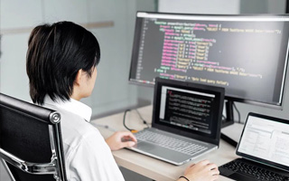 南昌 ,php声明和调用变量的符号是什么？